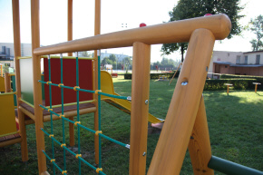 CROQUET Spielplätze aus Holz und Metall Hersteller Kletterseile Kletterwände Polen